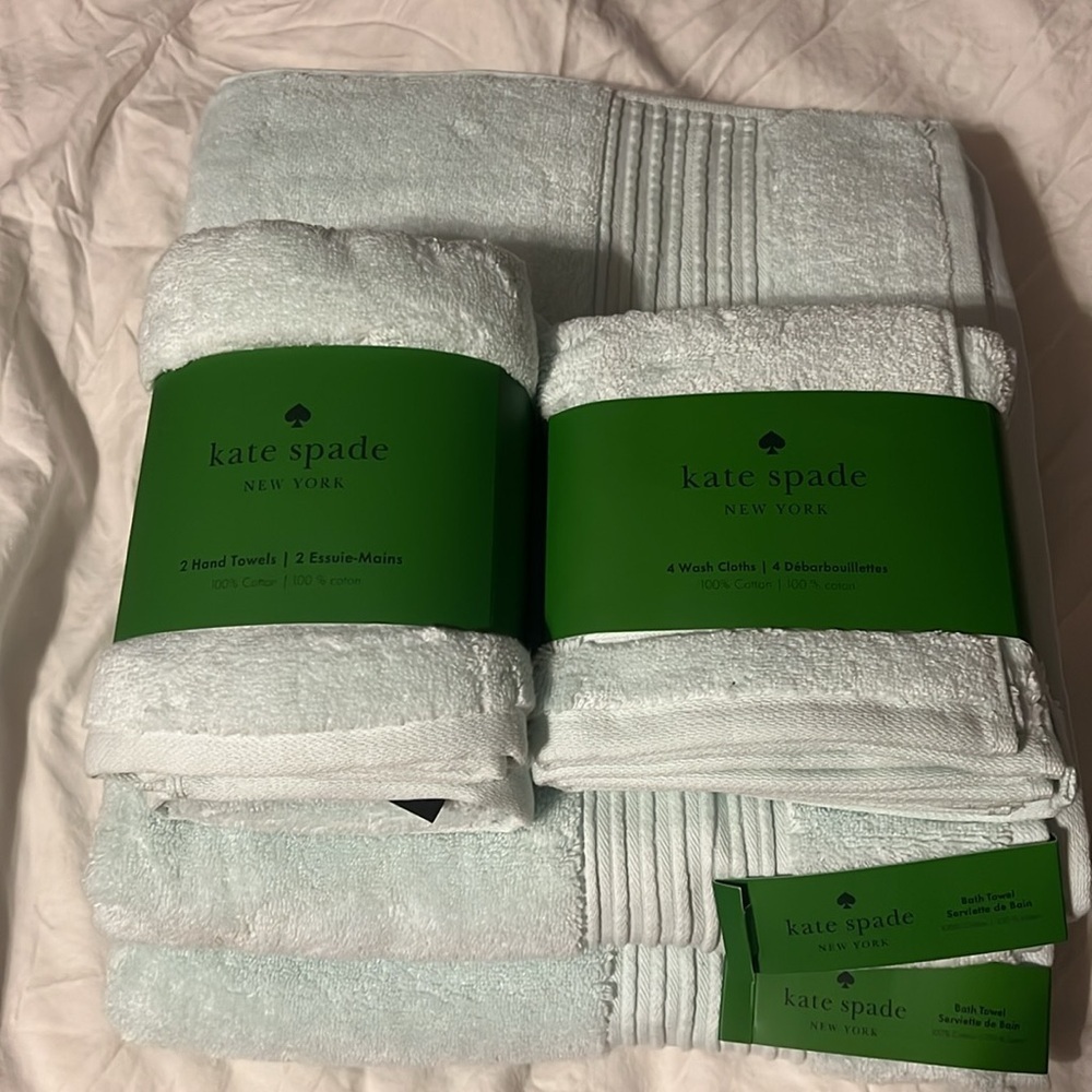 KATE SPADE Beautiful quality 8- pc Bath Towel Set in pretty Mint Green